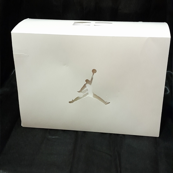 Air Jordan XXXVII BOX ONLY 9.5 Outside Sleve Does Have Flaws Some In Box - Picture 1 of 16